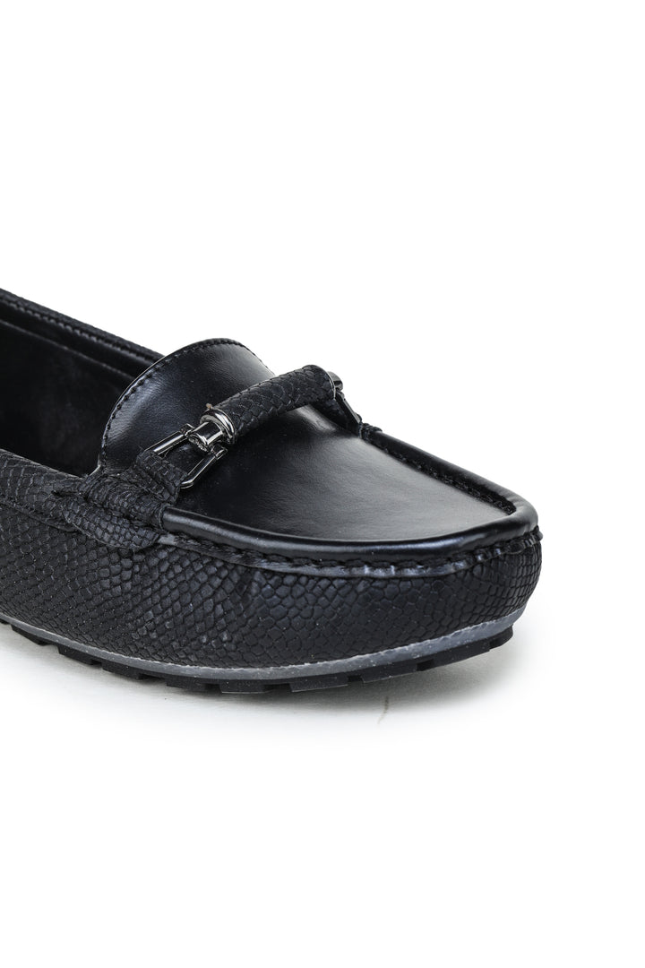Shezone Women Black Loafers