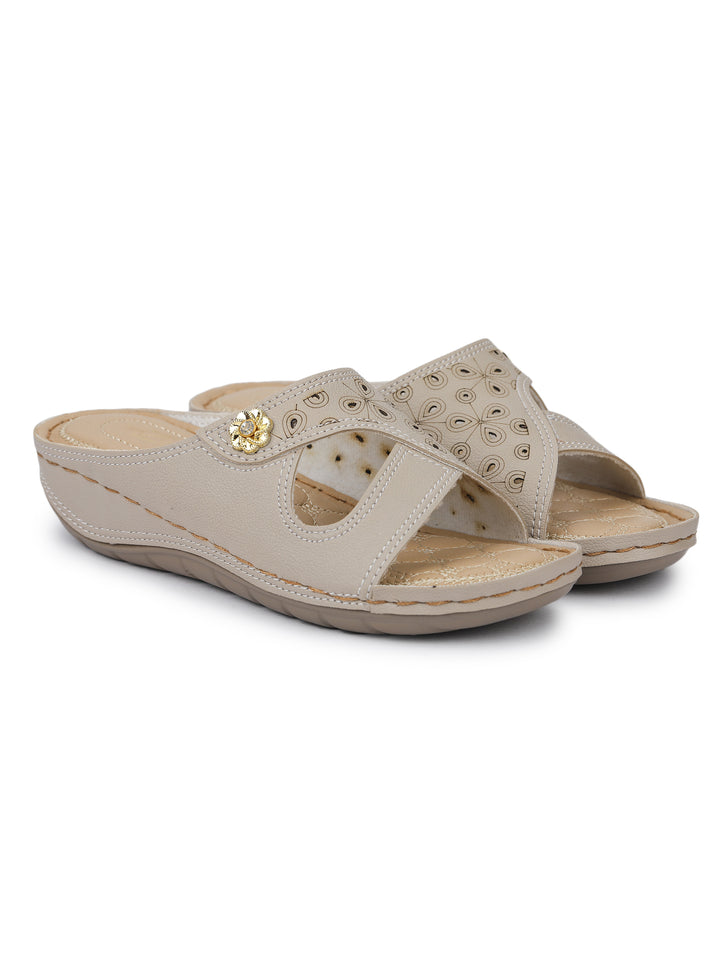Shezone Cream Women Flats