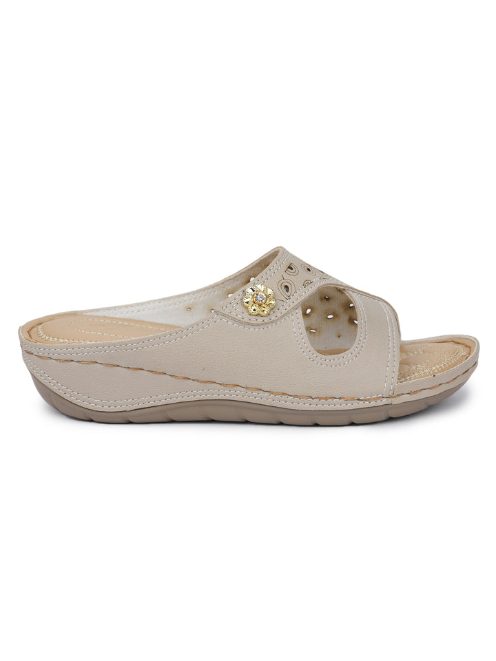 Shezone Cream Women Flats