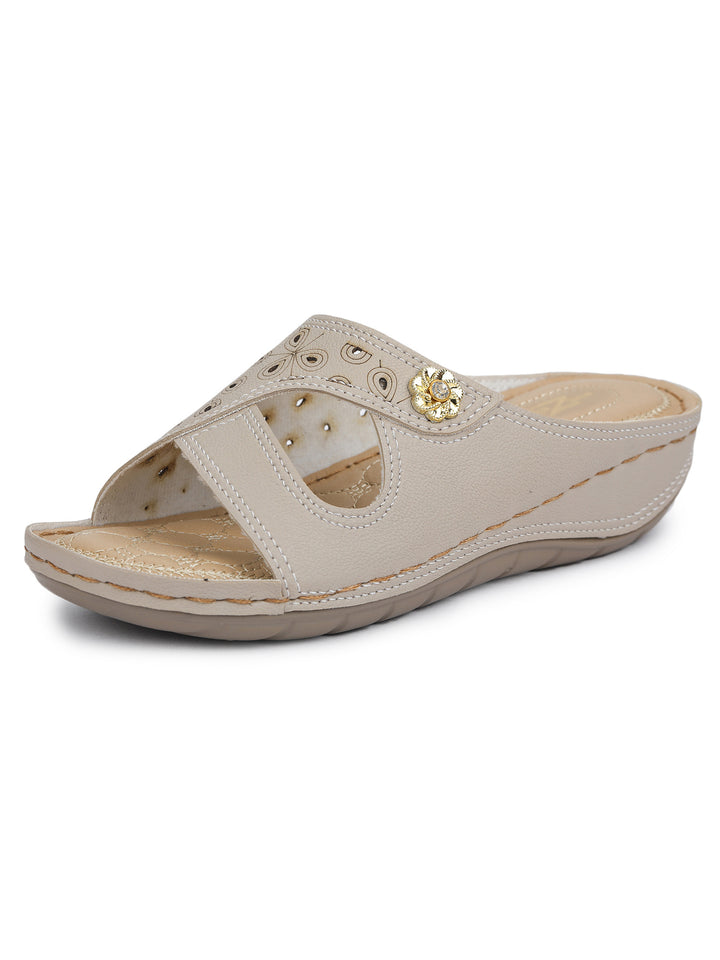 Shezone Cream Women Flats