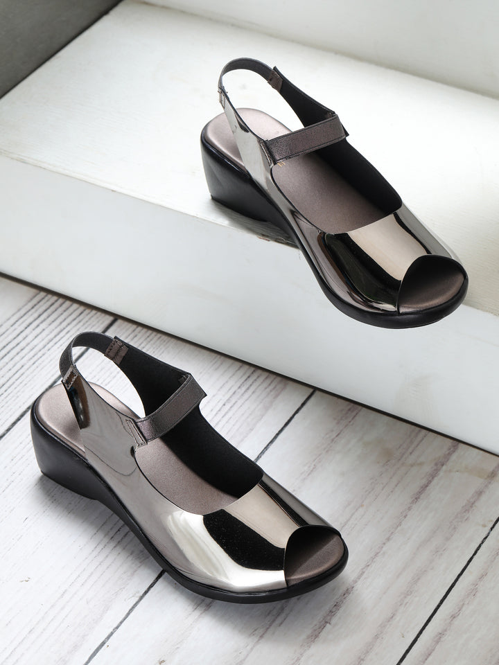 Shezone Women Grey Heels