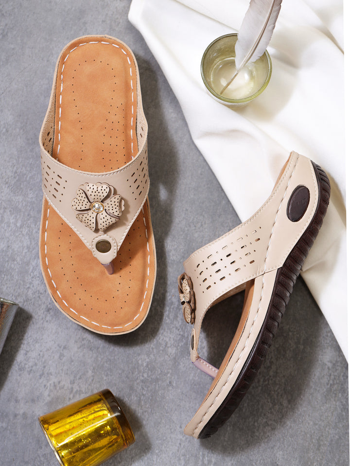 Shezone Cream Women Flats