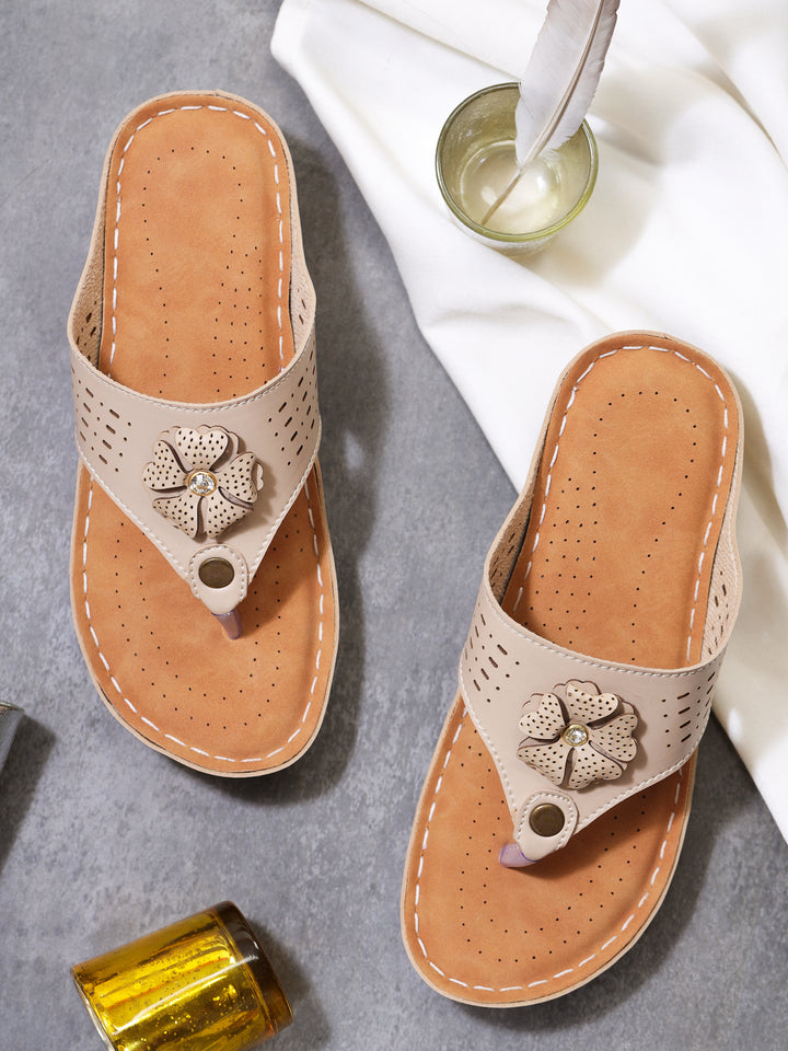 Shezone Cream Women Flats