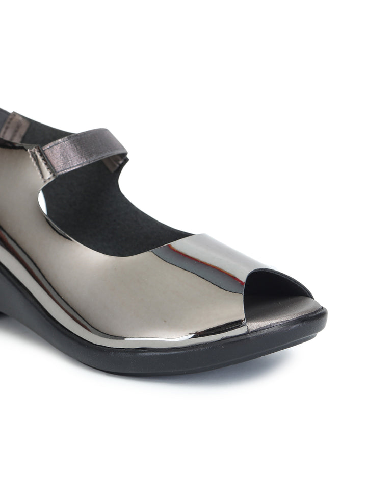 Shezone Women Grey Heels